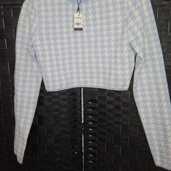 Express Houndstooth Strong Shoulder Cropped Sweater size M NWT - Picture 2 of 4